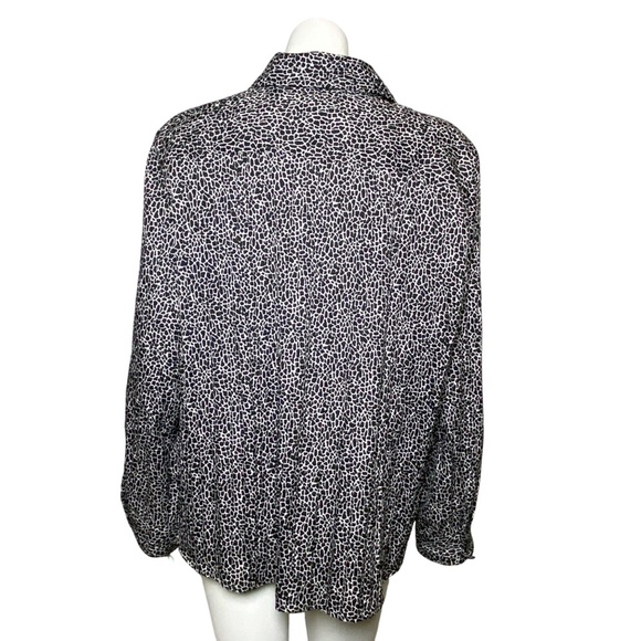 Chicos Size XL Button Up Shirt Long Roll Tab Sleeve Animal Print Black White - Picture 4 of 6